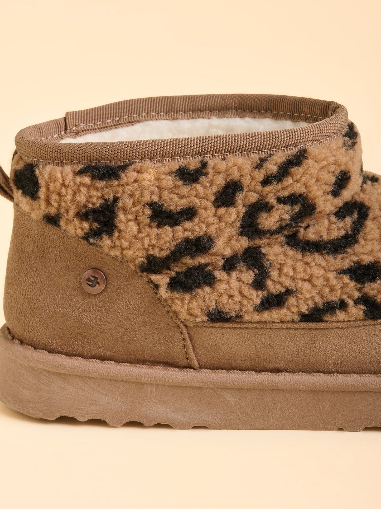 Brakeburn Winters Embrace Slippers