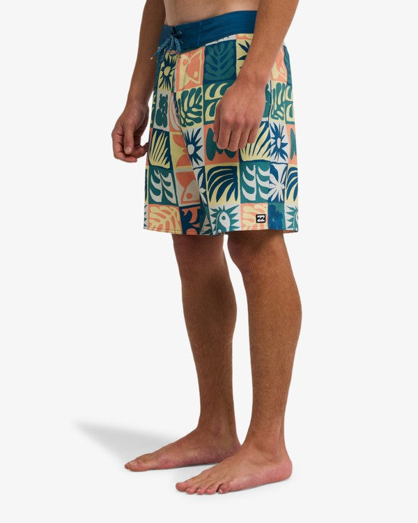 Billabong Sundays Pro Boardshorts in Teal