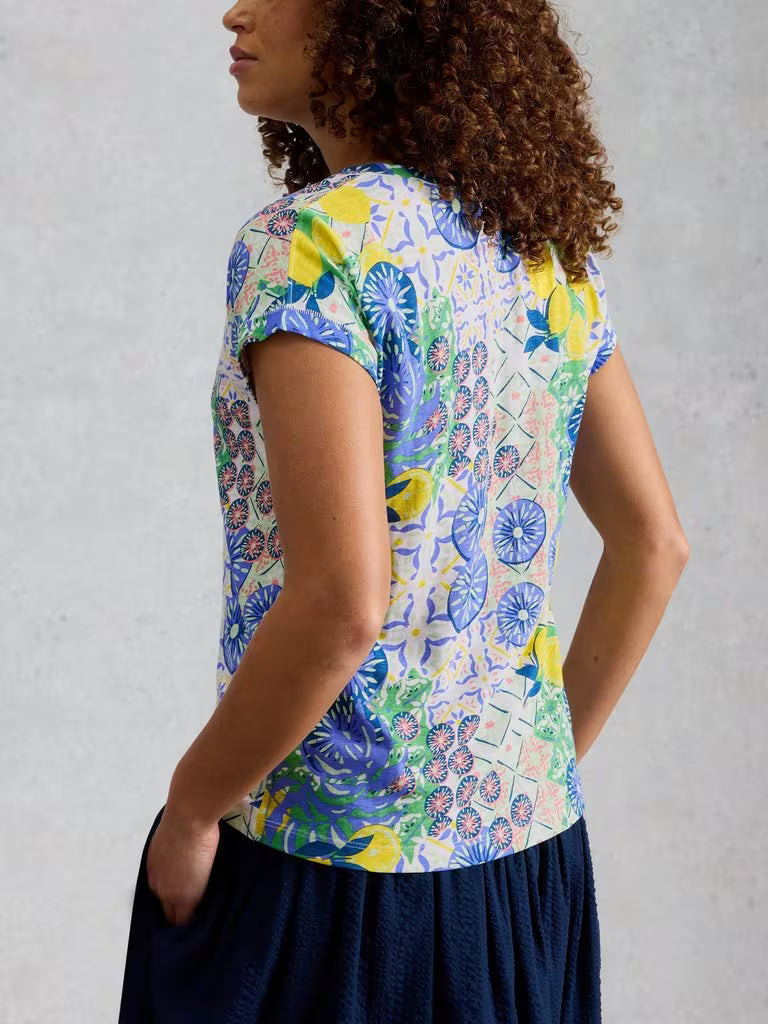 White Stuff Nelly Notch V Neck Tee in Ivory Print