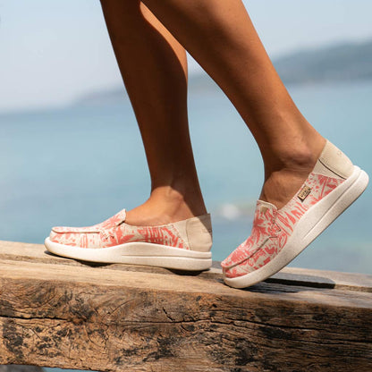 Kick Back Rizzo Linen Pink Beach Print